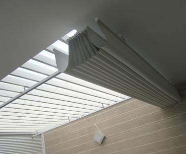 Dịch Vụ Lắp Đặt Rèm Cửa Sổ Trời – Rèm Cửa Lê Cương
