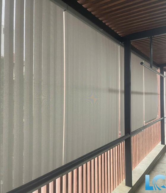 Rèm cuốn ban công giá rẻ HCM